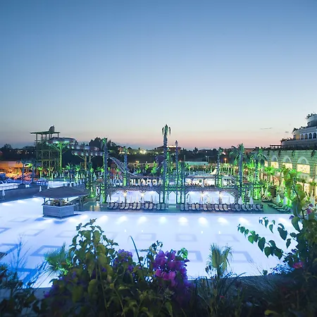 Crystal Sunset Pearl Collection 5* Side