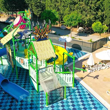 Crystal Sunset Luxury & Θέρετρο 5*
